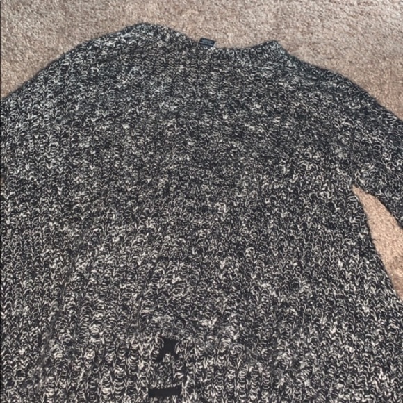 Black and white crop top - Picture 3 of 4